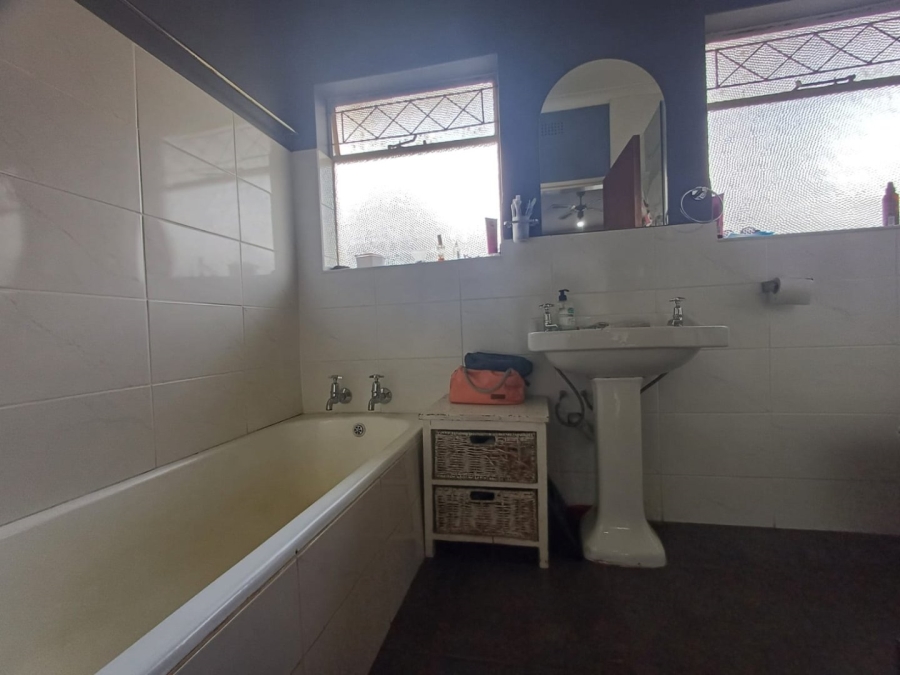 4 Bedroom Property for Sale in Flamwood North West